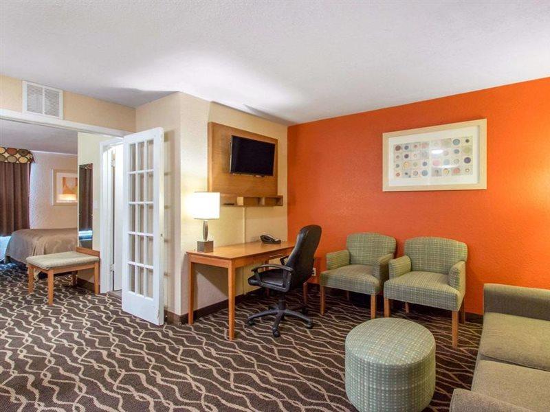 Quality Inn & Suites I-35 Near Frost Bank Center San Antonio Esterno foto