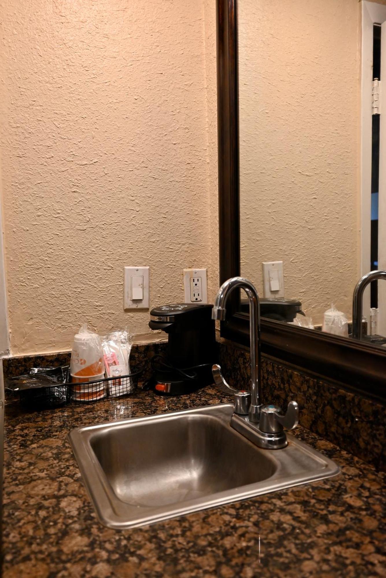 Quality Inn & Suites I-35 Near Frost Bank Center San Antonio Esterno foto