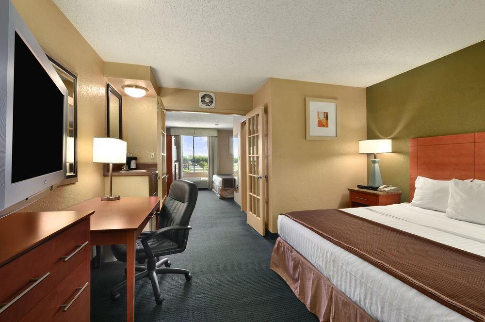 Quality Inn & Suites I-35 Near Frost Bank Center San Antonio Esterno foto